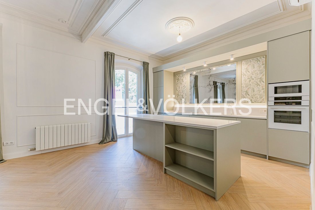 Apartment in Eixample, Barcelona, Spain 2 - 17631962