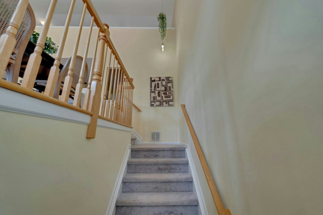 Townhouse in Nutley, New Jersey, United States 2 - 18680451
