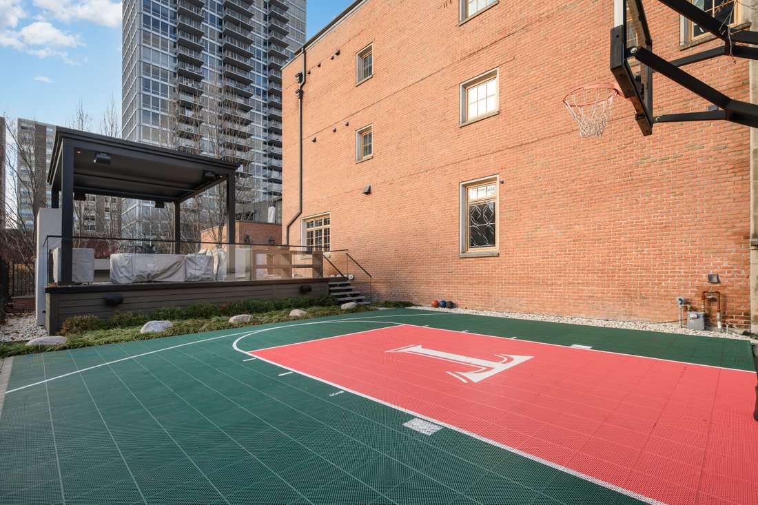 House in Chicago, Illinois, United States 3 - 18689005