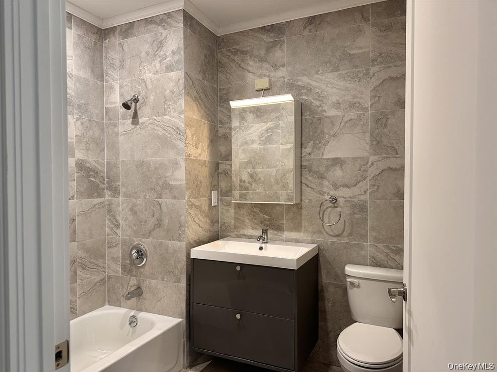Valley Stream, New York, United States 4 - 18691020