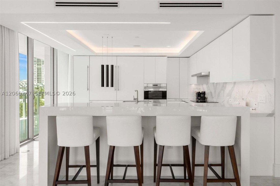 Condo in Miami Beach, Florida, United States 4 - 18687276
