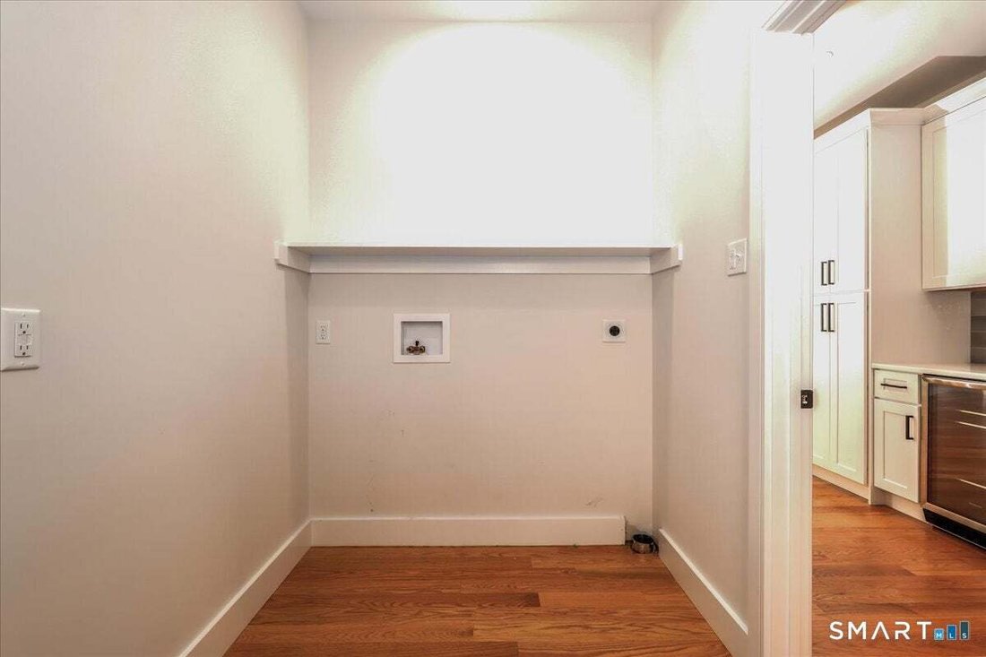 Condo in Brookfield, Connecticut, United States 5 - 18681849