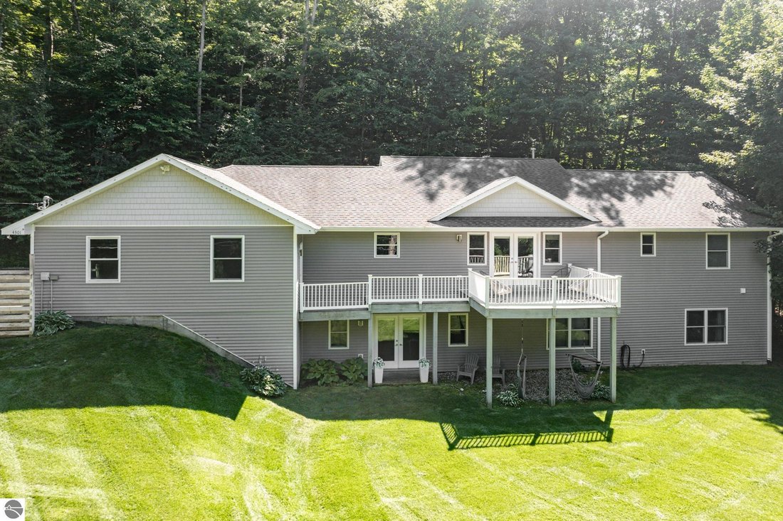 Casa a Glen Arbor, Michigan, Stati Uniti 1 - 18689614