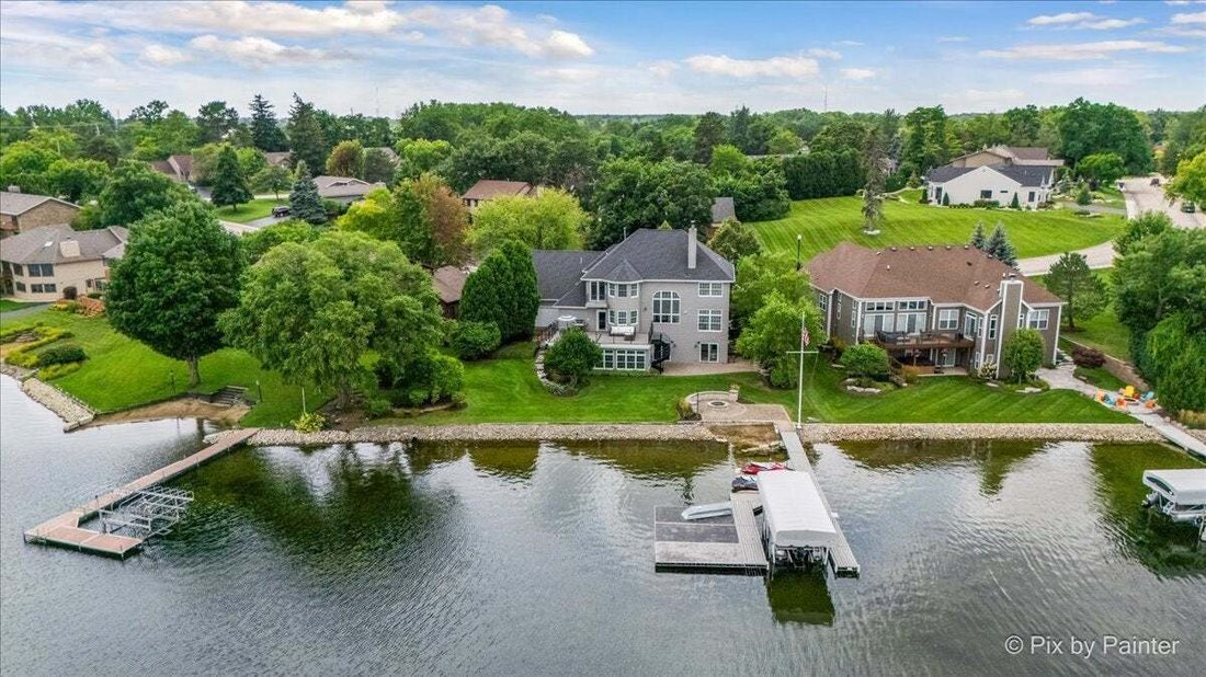 Casa a Lindenhurst, Illinois, Stati Uniti 1 - 18687825