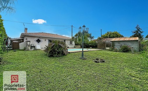 Villa in Saint-Medard-en-Jalles, Nouvelle-Aquitaine, France 1