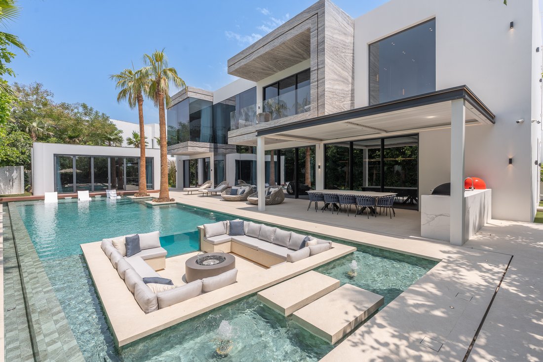 Villa in Wadi Al Safa 3, Wadi Al Safa, Dubai 1 - 18688258