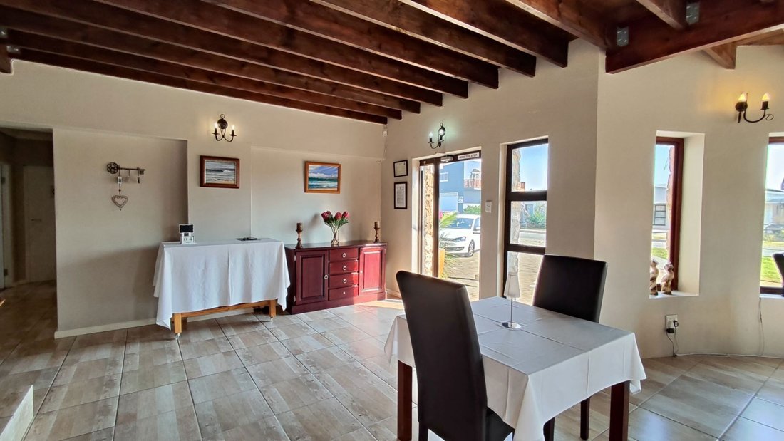House in Struis Bay, Western Cape, South Africa 5 - 18689324