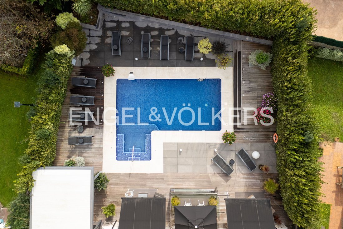 Villa in Ekialdea, Donostia-San Sebastian, Spain 4 - 17650381