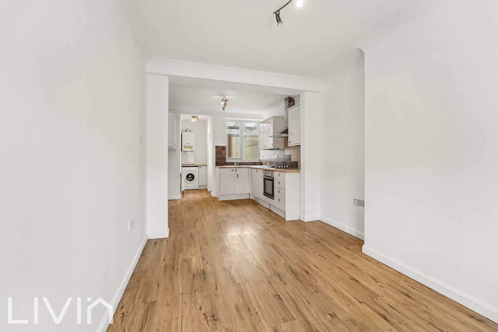 Apartment in Selsdon, London Borough of Croydon, England 3 - 18691329