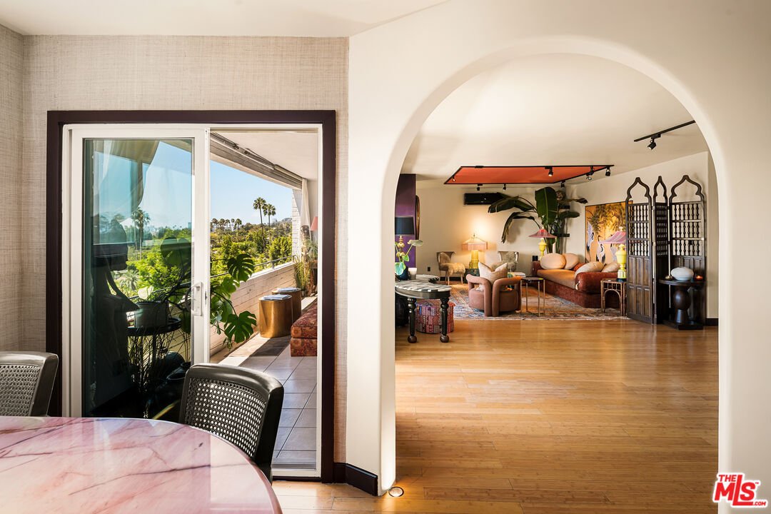 Condo in Los Angeles, California, United States 4 - 18691082