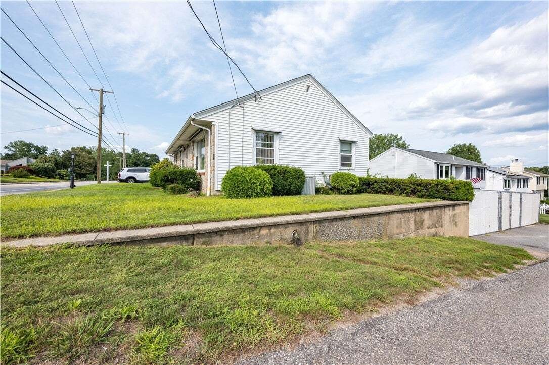 House in Cranston, Rhode Island, United States 4 - 18689389