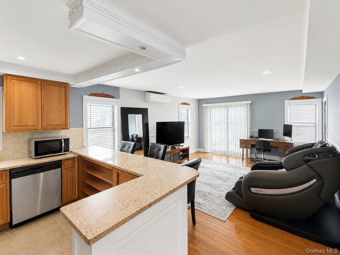House in New York, New York, United States 4 - 18689470