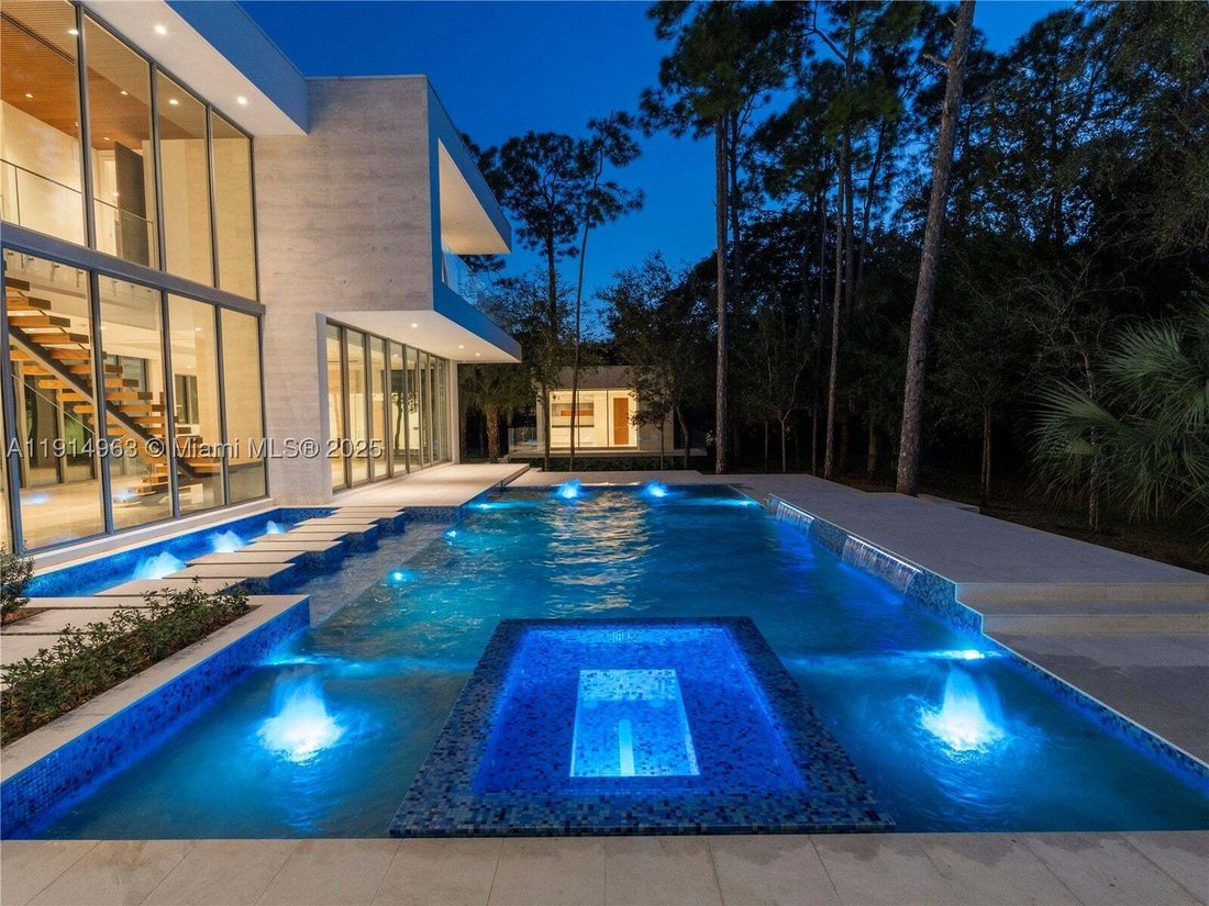 Casa a Coral Gables, Florida, Stati Uniti 1 - 16664332