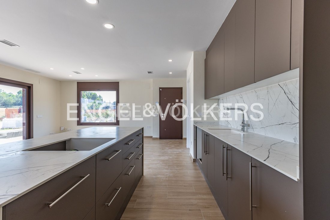 House in Sant Esteve Sesrovires, Catalonia, Spain 5 - 17466943
