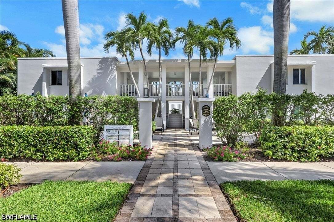 Condo in Naples, Florida, United States 2 - 18689326