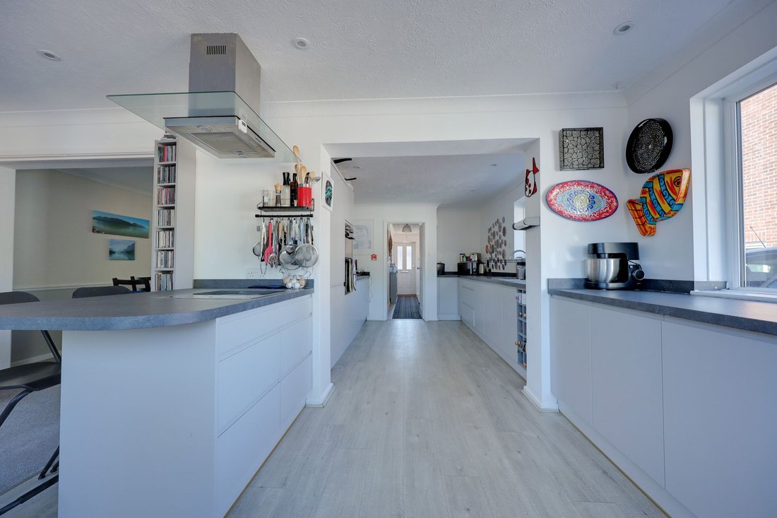 House in Burgess Hill, England 5 - 18688217