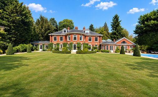 House in Esher, Elmbridge, England 1