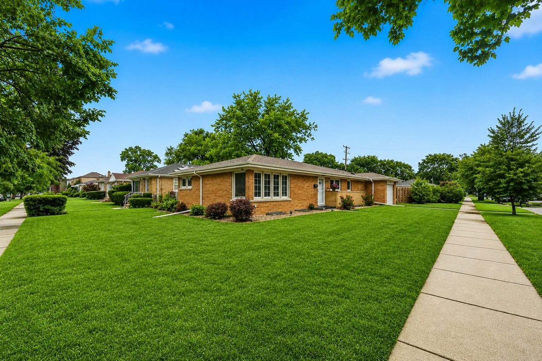 House in Skokie, Illinois, United States 1 - 18687764