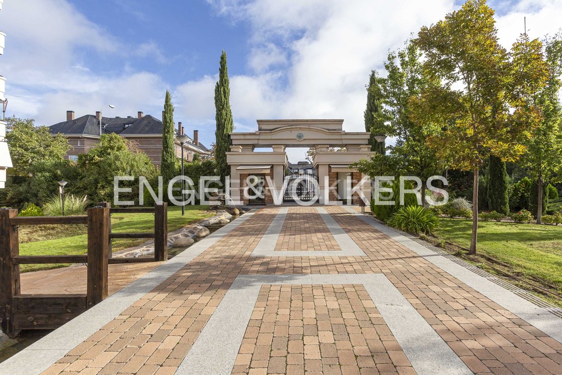 Appartement à Majadahonda, Communauté de Madrid, Espagne 1 - 18076824