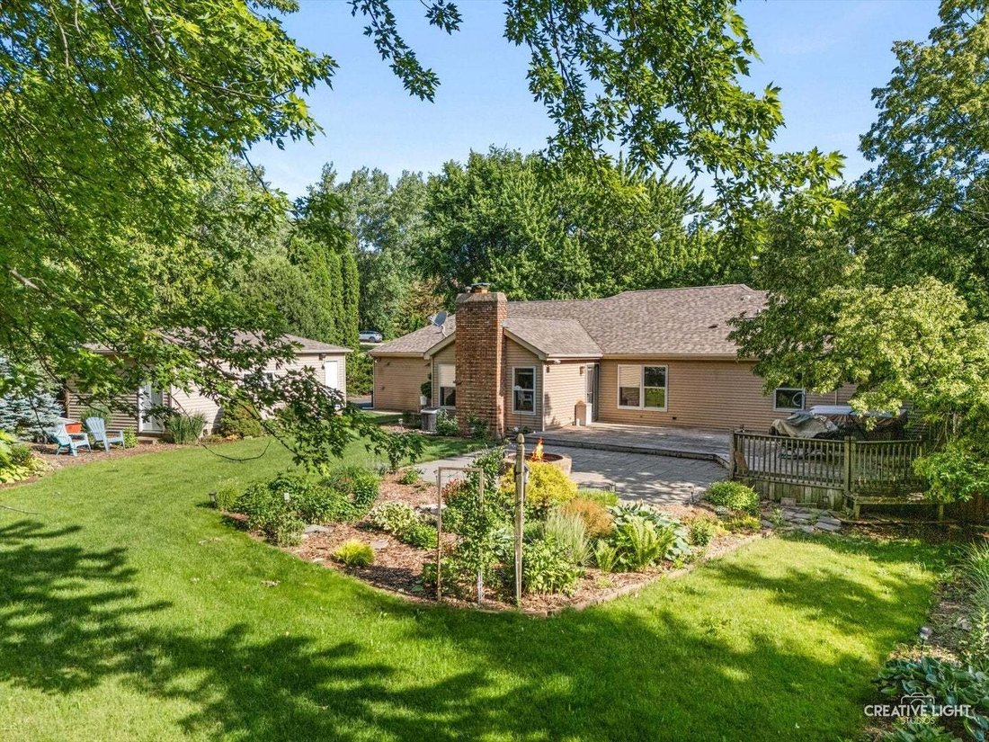 House in Campton Hills, Illinois, United States 3 - 18690439