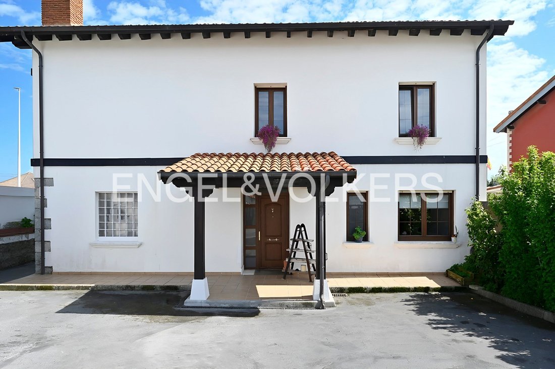 House in Santa Cruz de Bezana, Cantabria, Spain 4 - 17866811