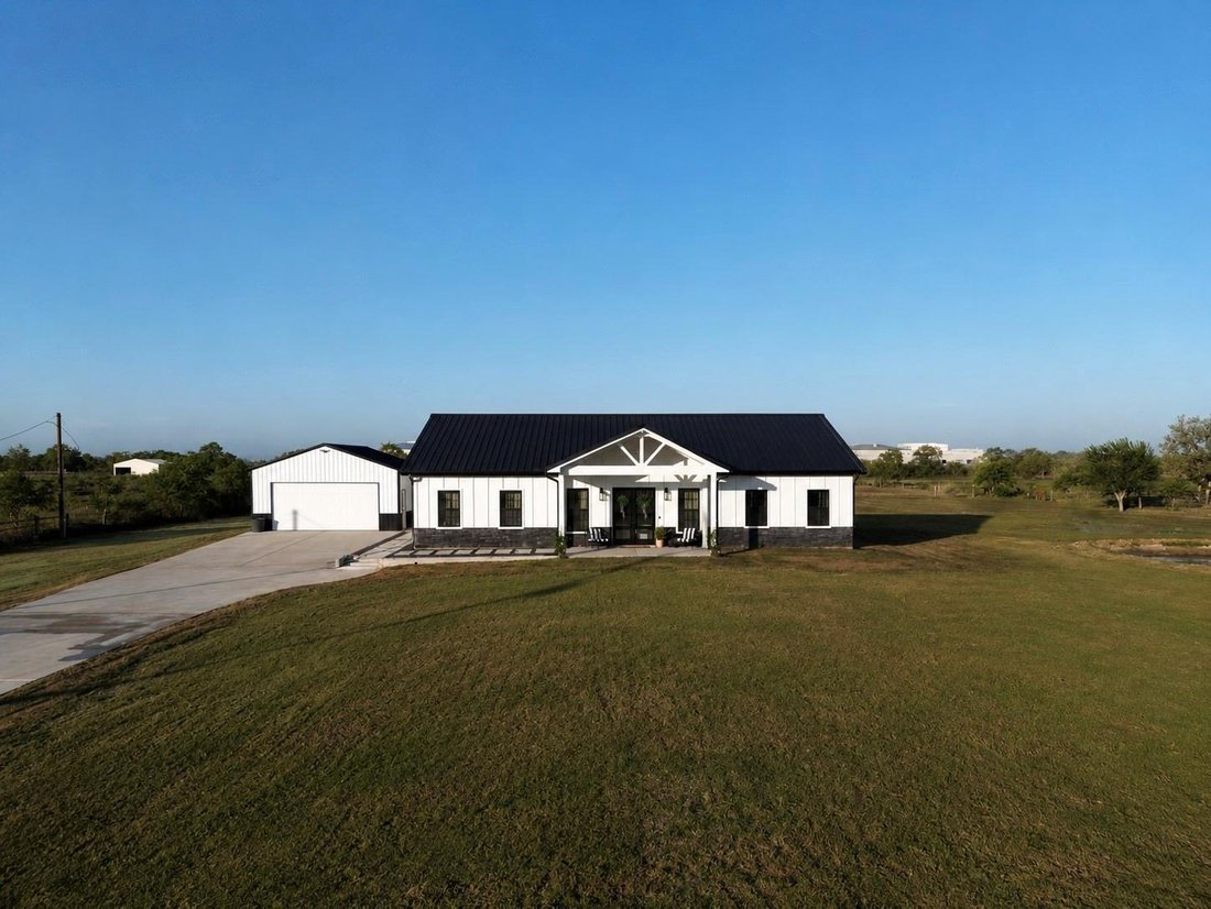 House in Sealy, Texas, United States 1 - 18690150