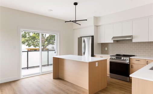 Townhouse in Saanich, British Columbia, Canada 1