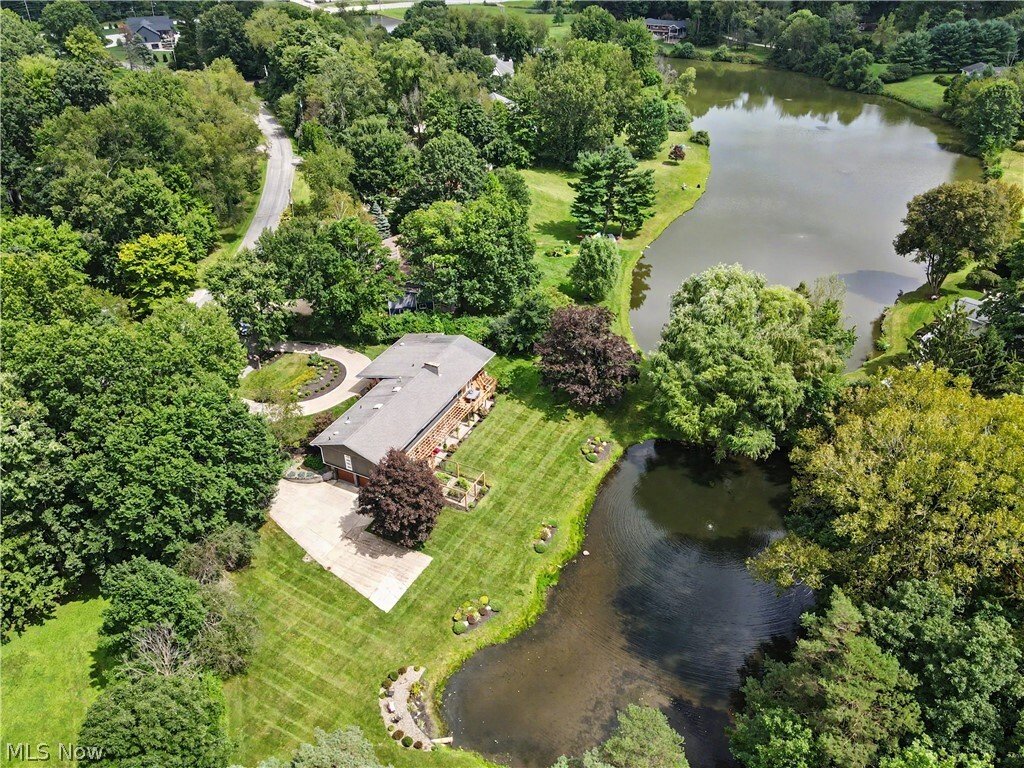 Maison à Akron, Ohio, États-Unis 2 - 18690657