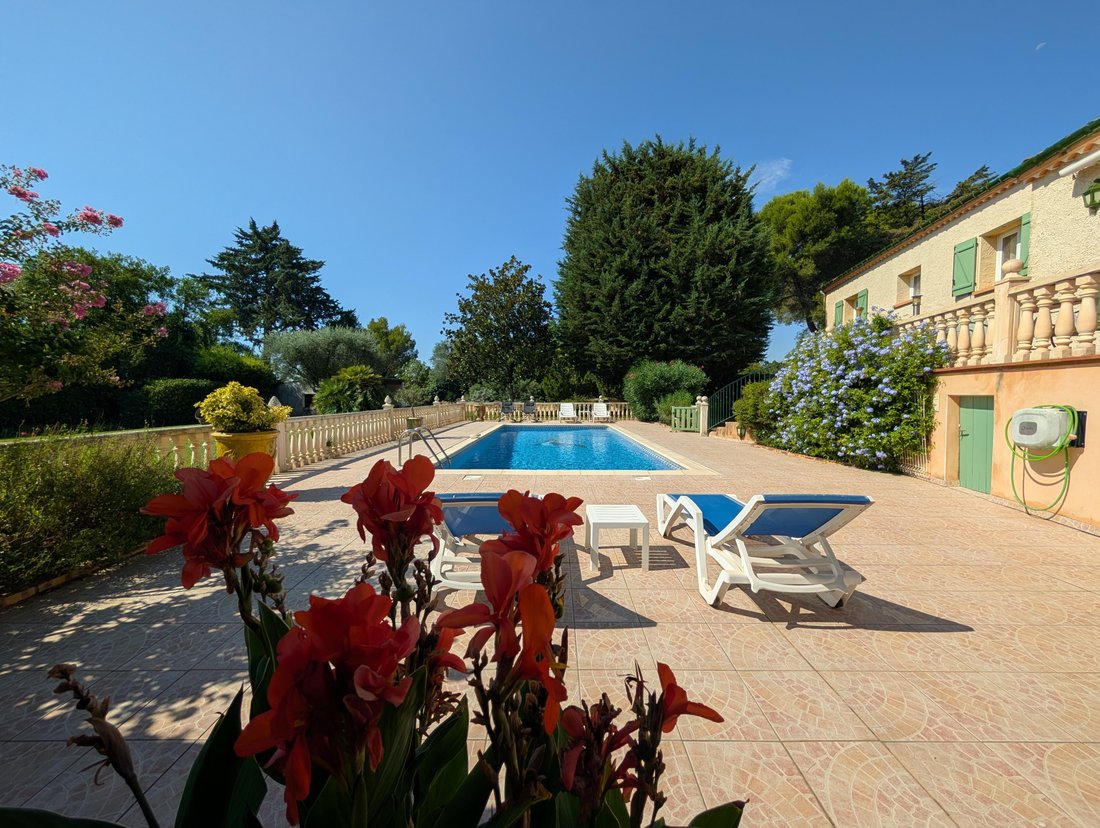 Estate in Nord, Pezenas, France 2 - 18687739