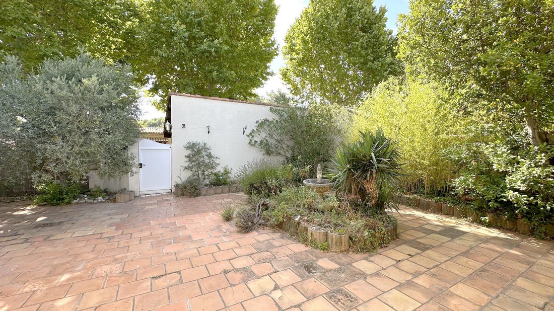 Villa in Grand Sud- Aix la Duranne, Aix-en-Provence, France 2 - 18688494