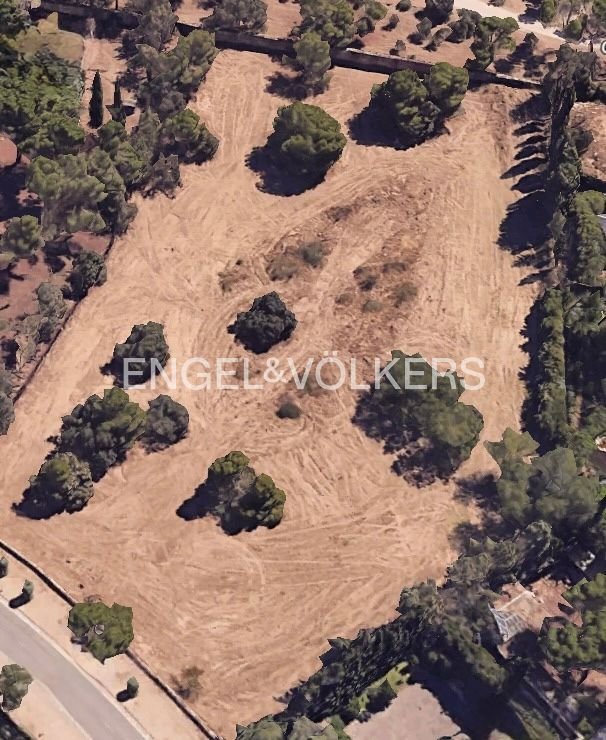 Land in Somosaguas, Pozuelo de Alarcon, Comunidad de Madrid 2 - 16983958