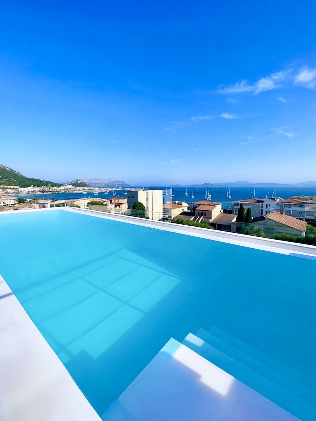 Penthouse in Golfo Aranci, Sardinia, Italy 1 - 18691086