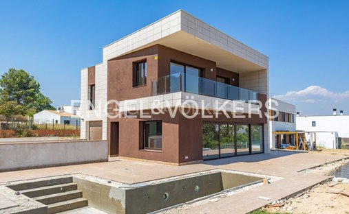 Haus in Sant Esteve Sesrovires, Katalonien, Spanien 1