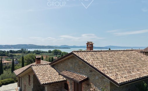 Villa in Passignano sul Trasimeno, Umbria, Italy 1