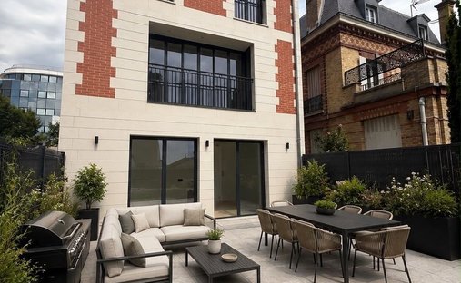 House in Carnot Gambetta, Suresnes, France 1