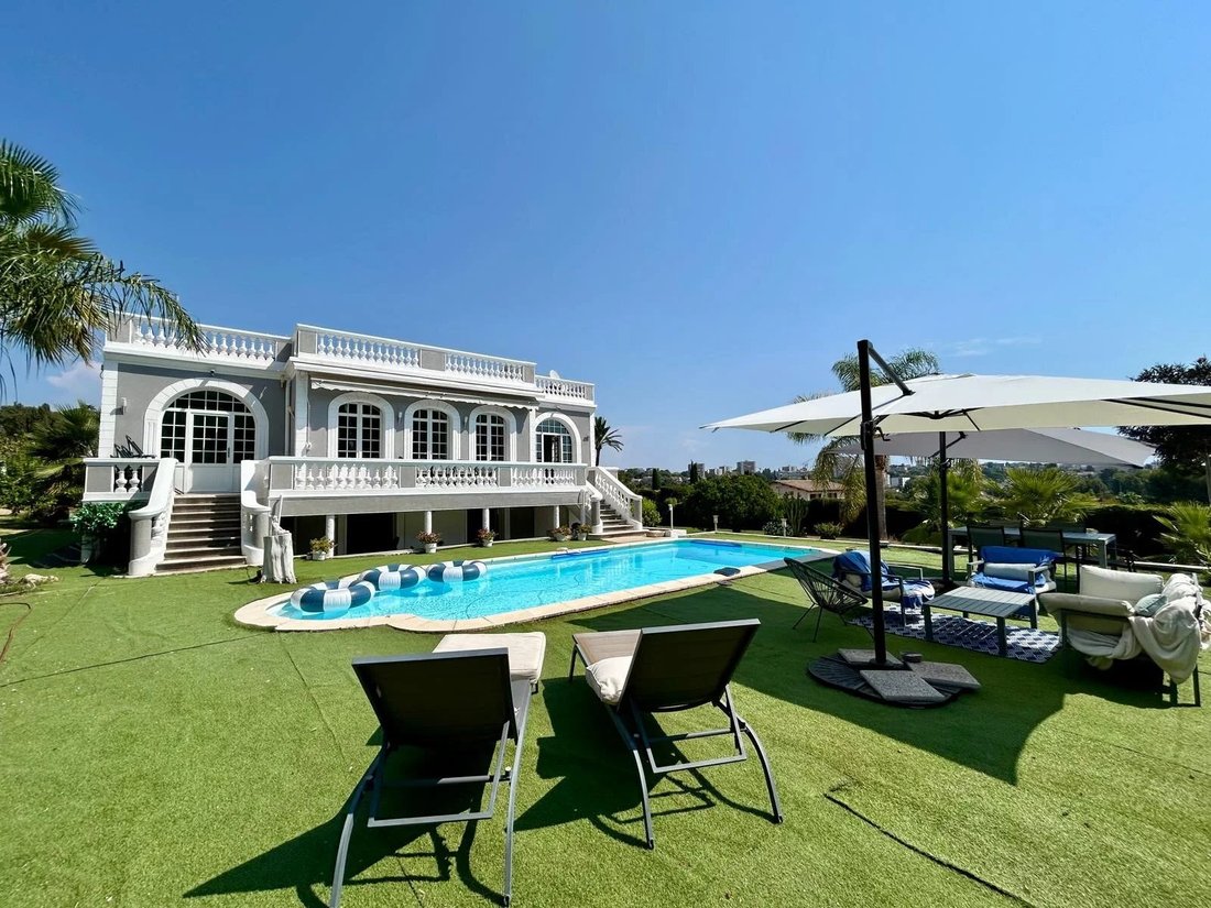Villa in Pont du Lys-Antibes les Pins, Antibes, France 1 - 18688355