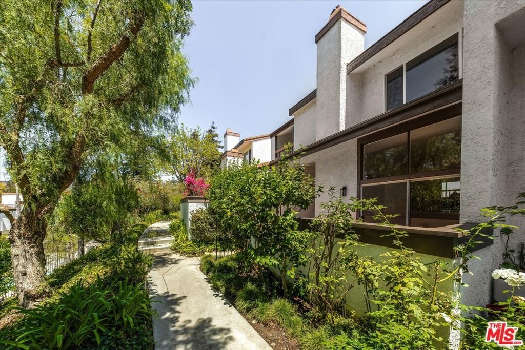 Condo in Los Angeles, California, United States 1 - 18689767
