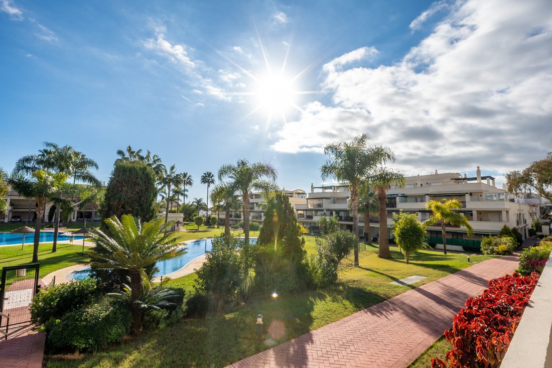 Apartment in Puerto Banus, Marbella, Spain 5 - 18687354