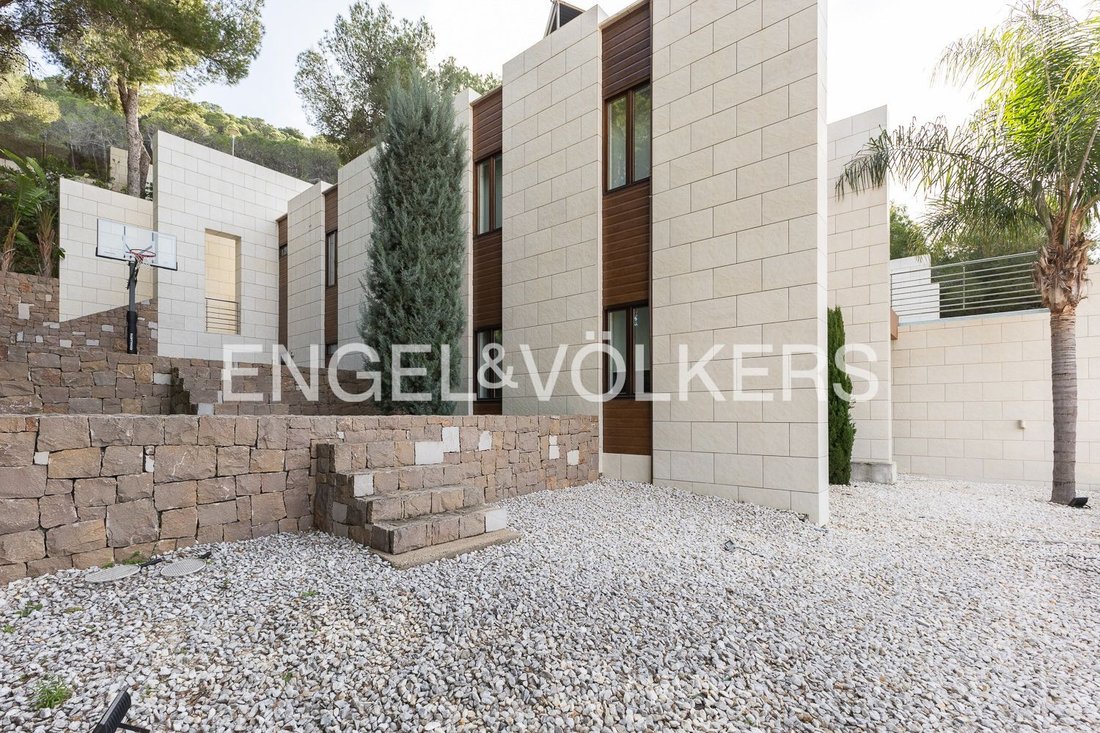 House in Chiva, Valencian Community, Spain 2 - 16821436