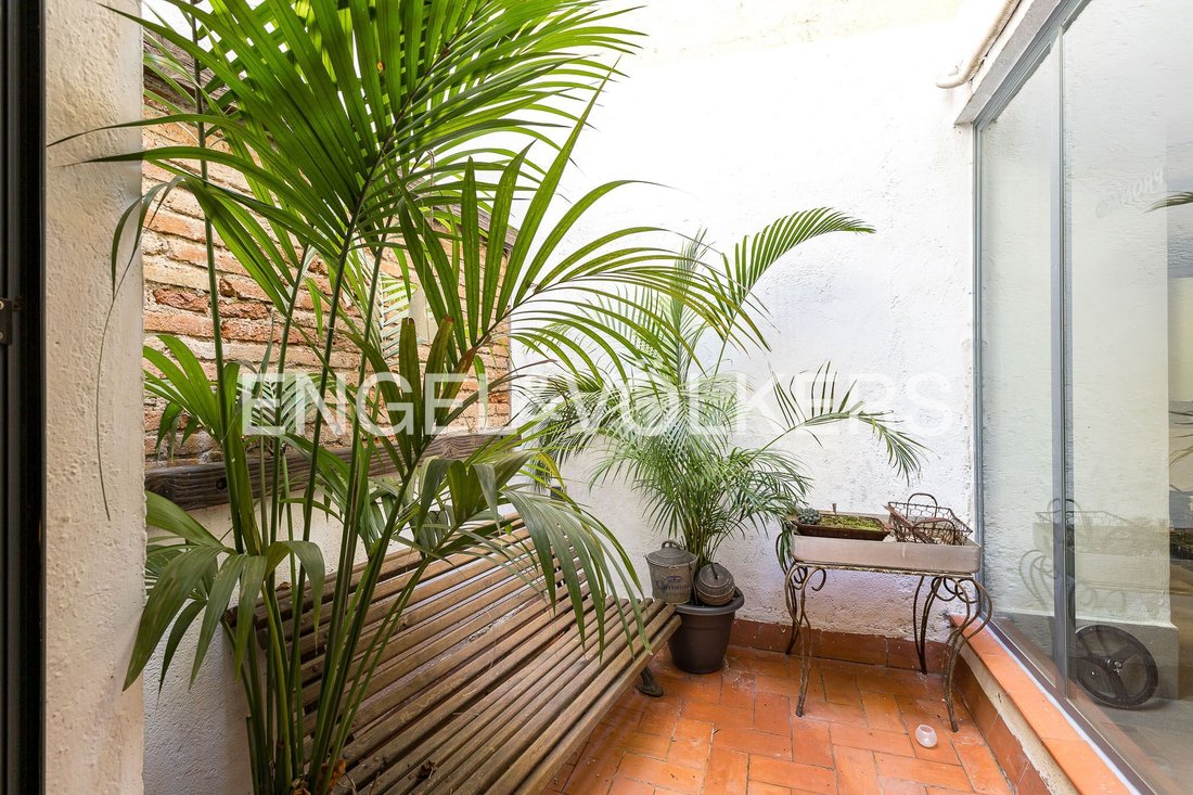Autres à Gràcia, Barcelone, Espagne 5 - 18095509
