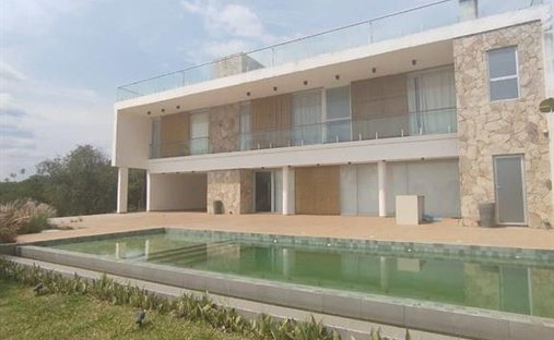 Townhouse in San Bernardino, Cordillera Department, Paraguay 1