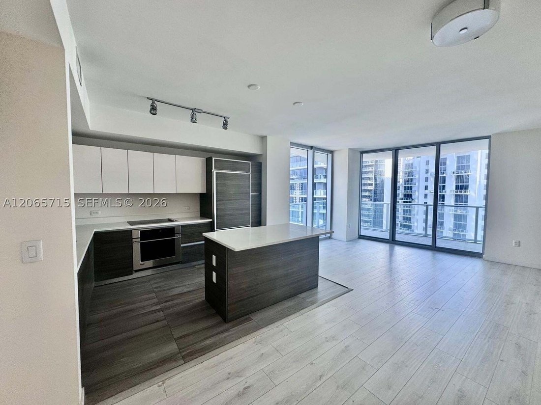 Condo in Miami, Florida, United States 2 - 18687296