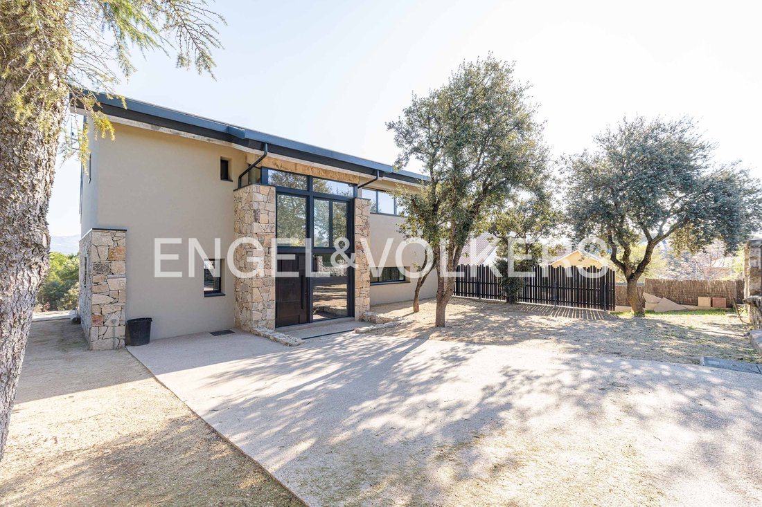 House in La Navata, Galapagar, Comunidad de Madrid 2 - 17488042