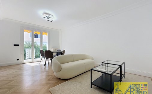 Wohnung in Les Cougoulins-Rastines, Antibes, Frankreich 1