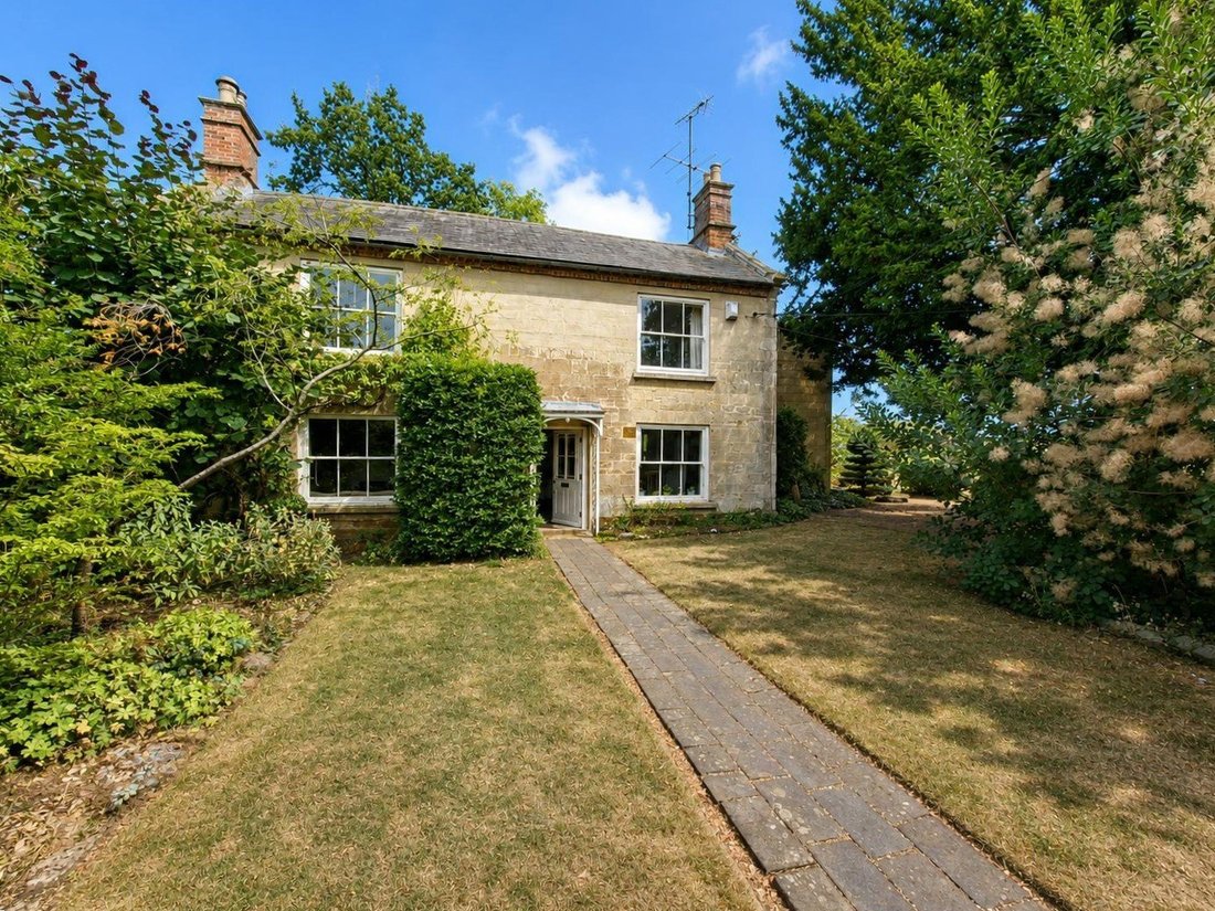 House in Wappenham, England 1 - 18650675