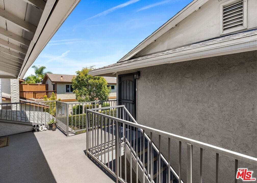 Costa Mesa, California, United States 5 - 18689814