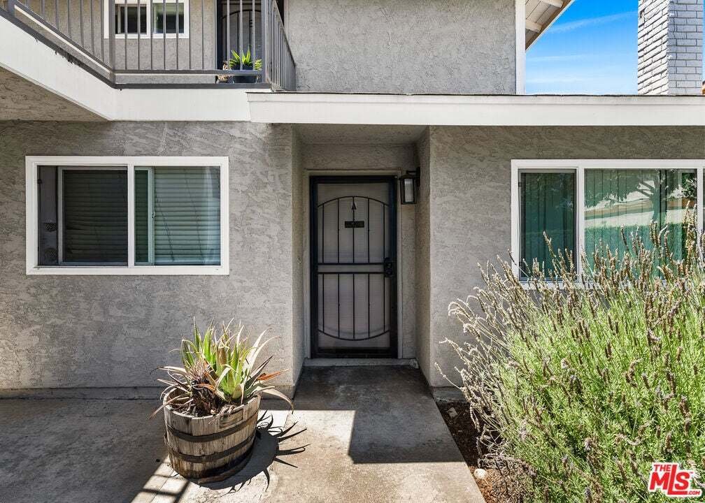 Costa Mesa, California, United States 4 - 18689814