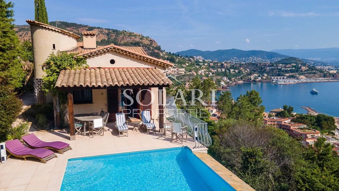 Villa in Théoule-sur-Mer, Provence-Alpes-Côte d'Azur, France 3 - 15664263