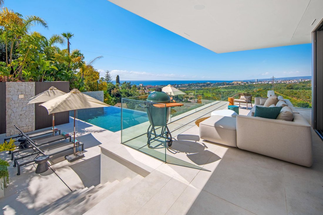 Villa in Elviria-Cabopino, Marbella, Spain 3 - 18689512