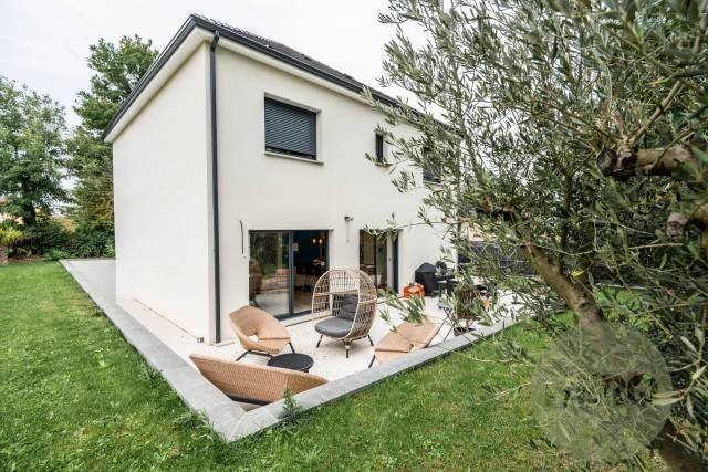 House in Sud, Plaisir, France 2 - 16255619